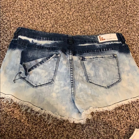 Jean short - Picture 3 of 3